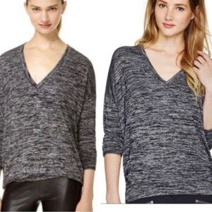 Aritzia Sweaters
Wilfred Free Heathered v neck long sleeve size xxs oversize